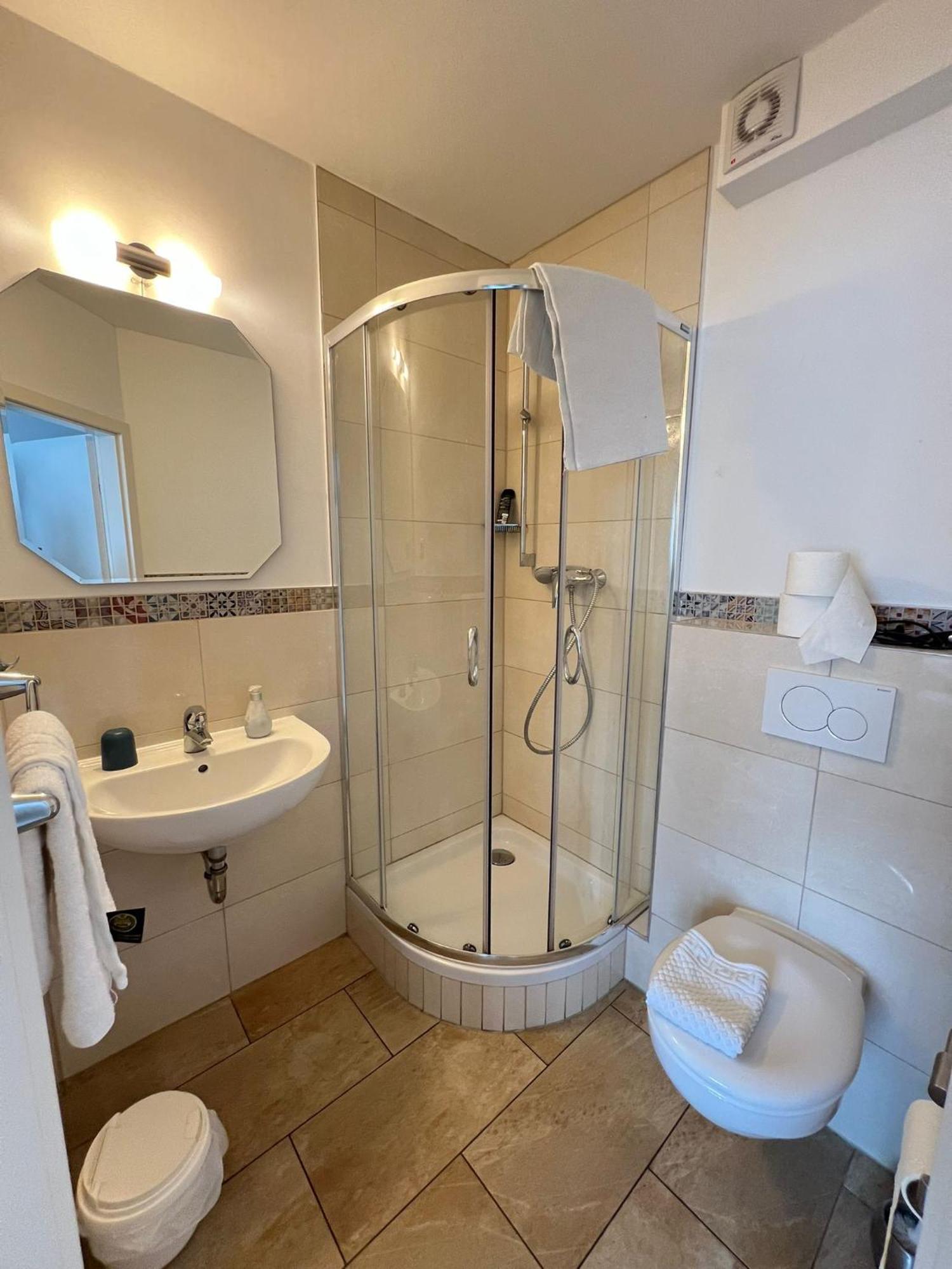קרפן Hotel Restaurant Neffelthal מראה חיצוני תמונה